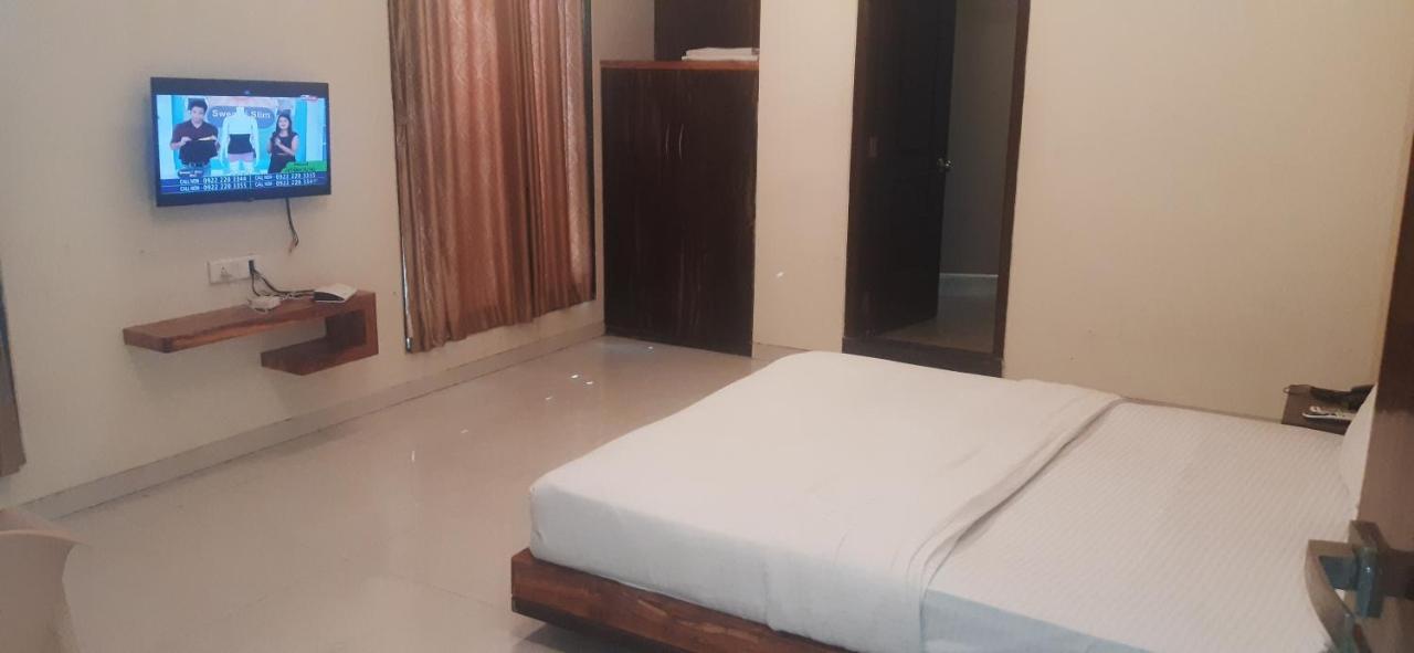 Hotel Sai Comforts Bapane Buitenkant foto